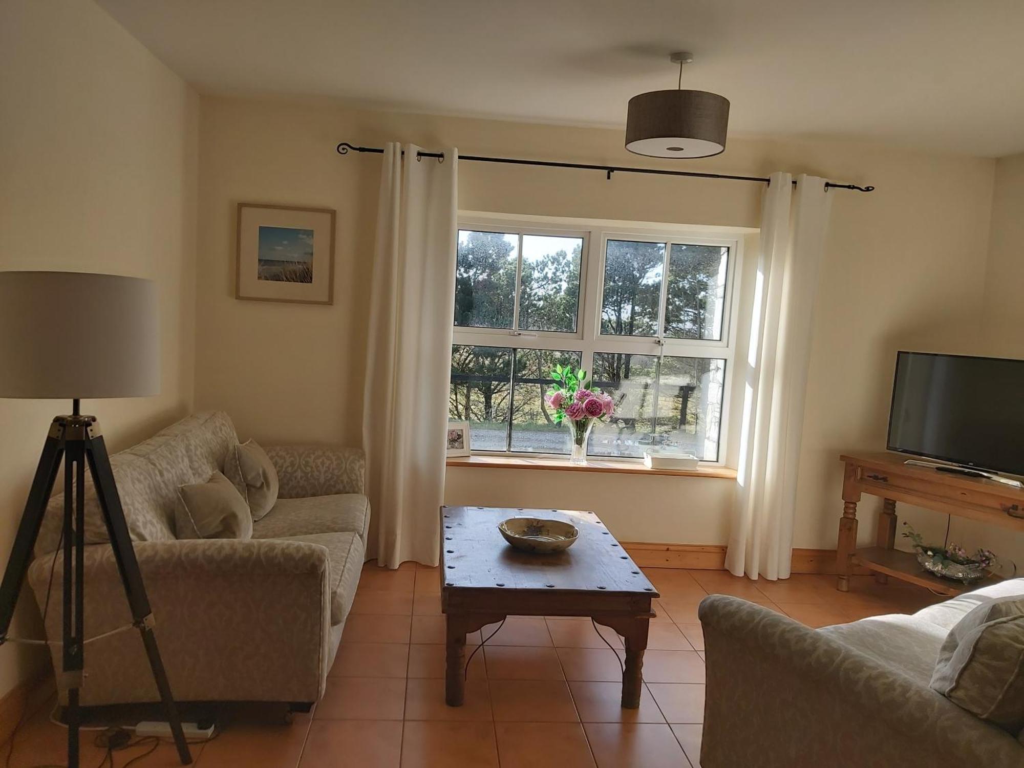 Shanakeever Farm - 2 Bedroom Apartment 클리프덴 객실 사진